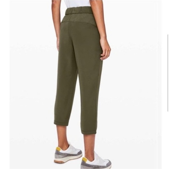 W2. Lululemon Pants On the Fly Crop *Woven 23" Dark Olive - Picture 13 of 14